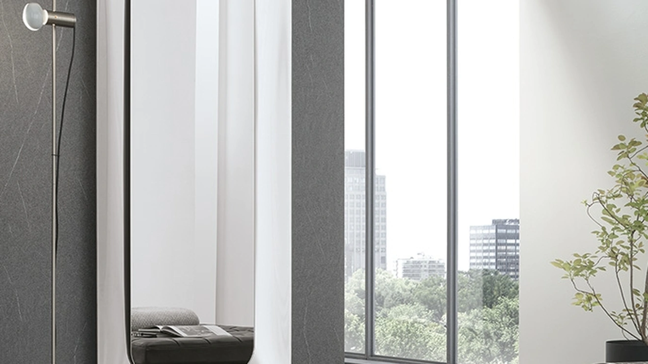 Specchiera con cornice in vetro curvato Anubi di Target Point