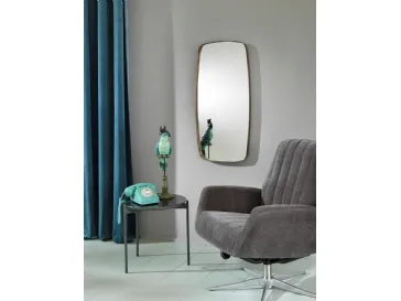 Specchio Plinio con cornice in metallo color bronzo di Stones