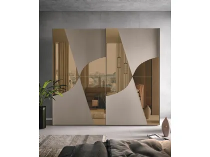Armadio Zen rovere visone con Specchio Bronzo e profili titanio di Corso 11