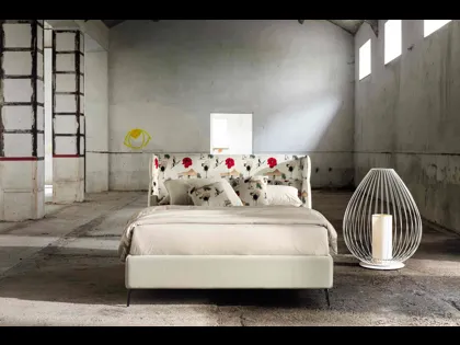 Letto con testiera imbottita Galliano di Veneran