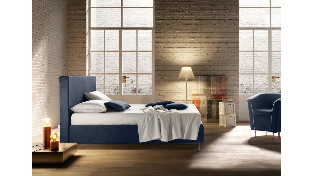 Letto matrimoniale in tessuto con testiera Michela di Stilfar Italia