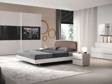 Letto Sipario con cuscino testata rivestito similpelle tabacco e struttura Rovere Bianco di Corso 11