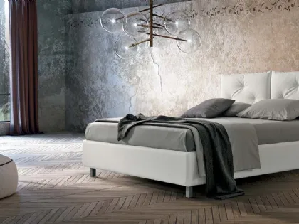 Letto in tessuto con testiera imbottita e trapuntata Fabiola di Stilfar Italia
