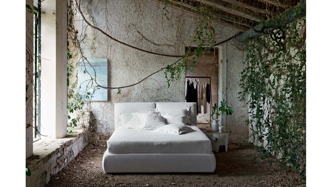 Letto con testiera Gipsy di Veneran