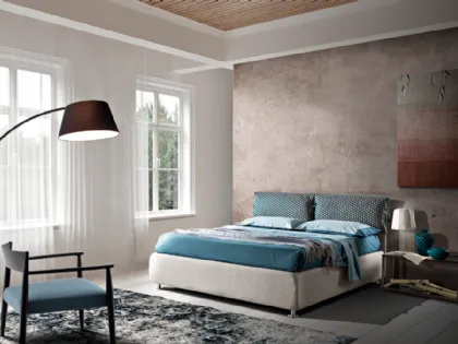 Letto con testiera composta da 2 grandi guanciali poggiatesta in tessuto imbottito Viola di Artigianaletti