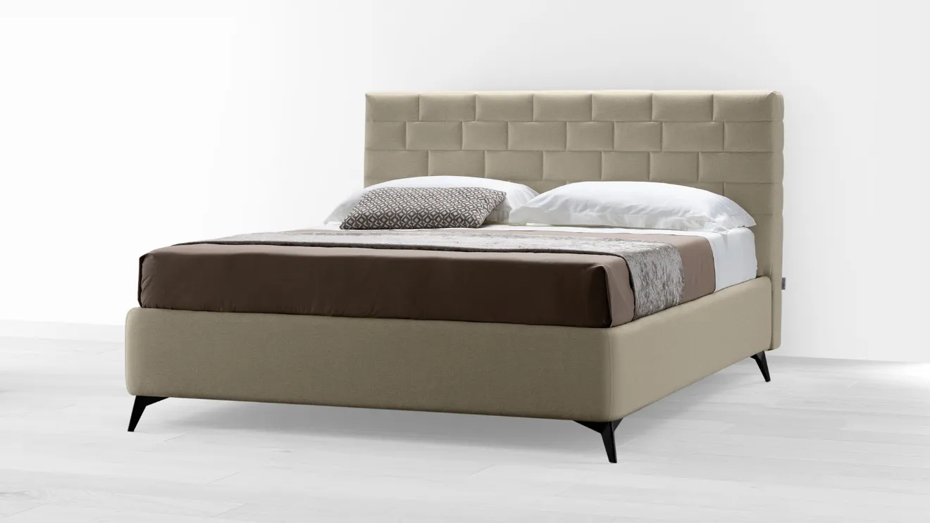 Letto Wall in tessuto con finitura della testata con design a mattoni di Stilfar  Italia