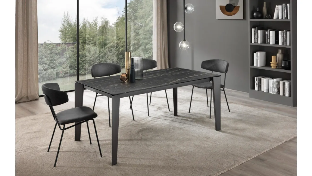 Tavolo allungabile Kiew con top in laminato e base in alluminio di Gipi Le Sedie