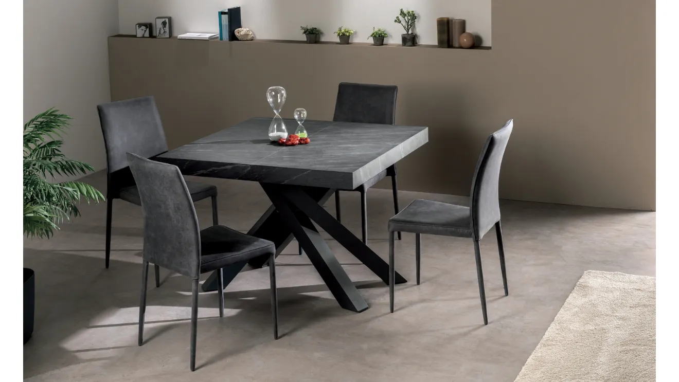 Tavolo Quark quadrato in laminato con base in alluminio di Gipi Le Sedie