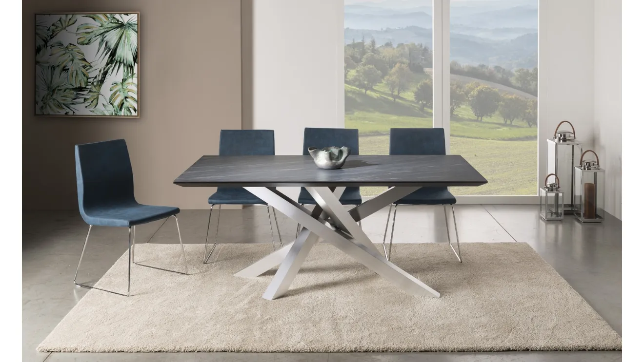 Tavolo rettangolare Quark Slim con top in laminato e base in alluminio di Gipi Le Sedie