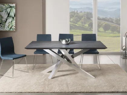 Tavolo rettangolare Quark Slim con top in laminato e base in alluminio di Gipi Le Sedie