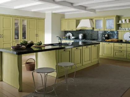 Cucina in legno color malva con grande isola centrale Canova 02 di Gicinque