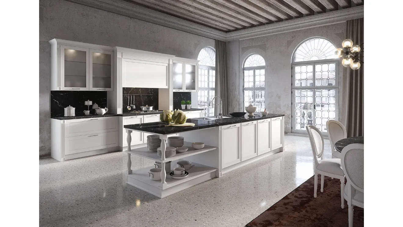 Cucina Classica con isola Montecarlo 01 in laccato bianco e grigio ferro opaco con top in marmo di Gicinque