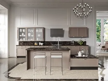 Cucina in laccato opaco con isola centrale Tamara 03 di Ciao Cucine